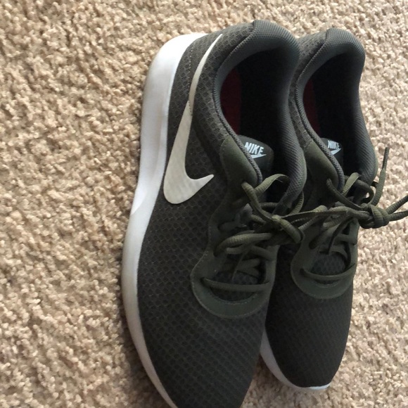 Nike Lifestyle Shoes - Picture 3 of 6